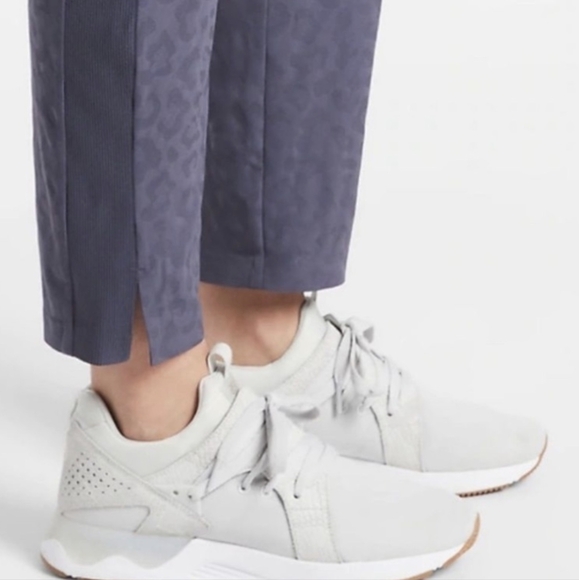 Athleta Brooklyn Textured Ankle Pants Size 6 Medieval Leopard Navy Violet - Picture 5 of 13